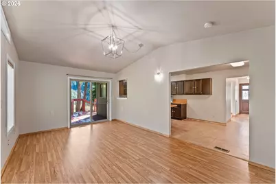 221 Oakview Dr, Roseburg, OR 97471 - Photo 13