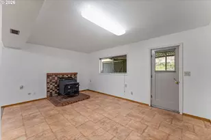 221 Oakview Dr, Roseburg, OR 97471 - Photo 29