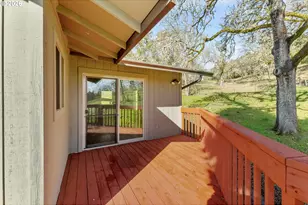 221 Oakview Dr, Roseburg, OR 97471 - Photo 37