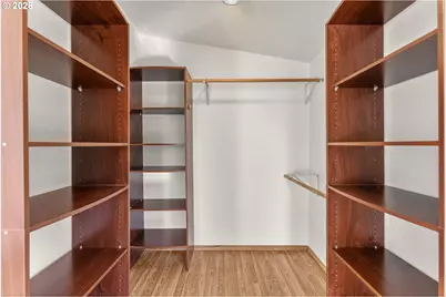 221 Oakview Dr, Roseburg, OR 97471 - Photo 21