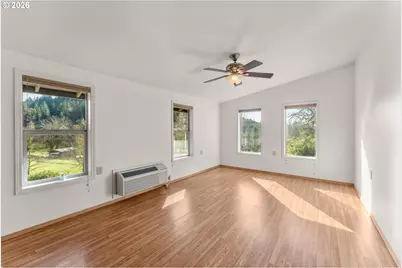 221 Oakview Dr, Roseburg, OR 97471 - Photo 19