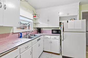 3943 Ocean Beach Hwy, Longview, WA 98632 - Photo 9