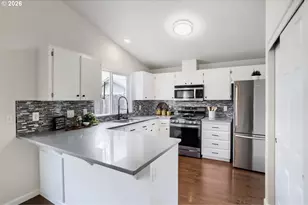 6147 SE Green Ct, Hillsboro, OR 97123 - Photo 5