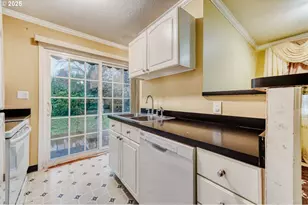 8426 NE Wygant St, Portland, OR 97220 - Photo 7