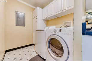 8426 NE Wygant St, Portland, OR 97220 - Photo 9