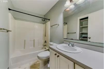 8426 NE Wygant St, Portland, OR 97220 - Photo 11