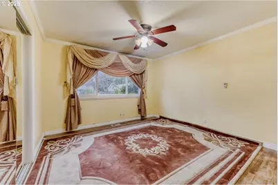 8426 NE Wygant St, Portland, OR 97220 - Photo 11