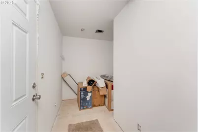 248 SE Pitzer St, Roseburg, OR 97470 - Photo 17