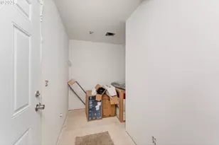 248 SE Pitzer St, Roseburg, OR 97470 - Photo 17