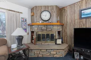 40028 Lacomb Dr, Lebanon, OR 97355 - Photo 3