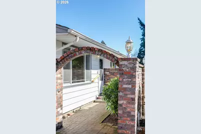 1943 Monterey Ln, Eugene, OR 97401 - Photo 3