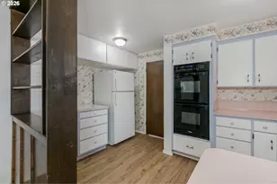 1943 Monterey Ln, Eugene, OR 97401 - Photo 11