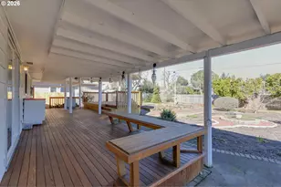 1943 Monterey Ln, Eugene, OR 97401 - Photo 23