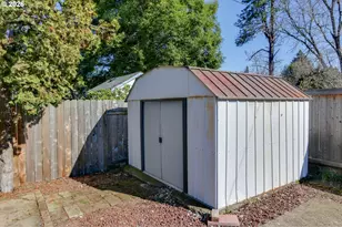 1943 Monterey Ln, Eugene, OR 97401 - Photo 29