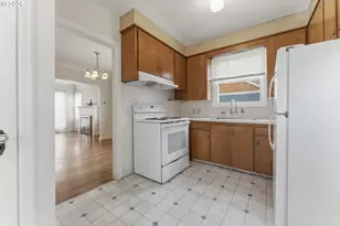 7836 N Chautauqua Blvd, Portland, OR 97217 - Photo 11