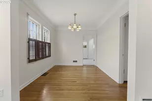 7836 N Chautauqua Blvd, Portland, OR 97217 - Photo 9