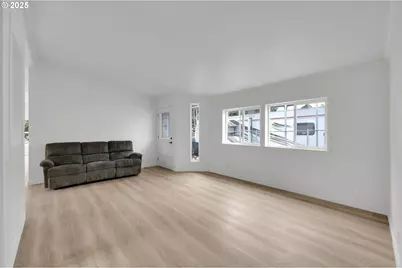 4989 Cone Ave, Eugene, OR 97402 - Photo 17