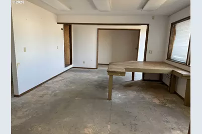 295 King St, Brookings, OR 97415 - Photo 9