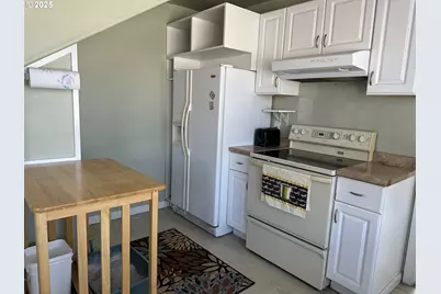 295 King St, Brookings, OR 97415 - Photo 7