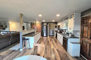 1880 Fairhill Dr, Roseburg, OR 97471 - Photo 7