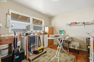 9421 SE Glenwood St, Portland, OR 97266 - Photo 13