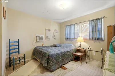 9421 SE Glenwood St, Portland, OR 97266 - Photo 19