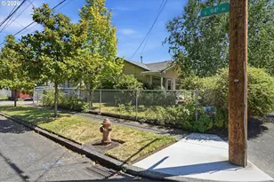 9421 SE Glenwood St, Portland, OR 97266 - Photo 5