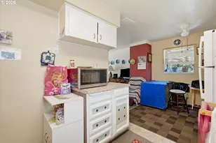 9421 SE Glenwood St, Portland, OR 97266 - Photo 15