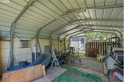 9421 SE Glenwood St, Portland, OR 97266 - Photo 27