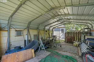 9421 SE Glenwood St, Portland, OR 97266 - Photo 27