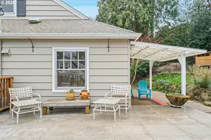 606 SW Evans St, Portland, OR 97219 - Photo 43