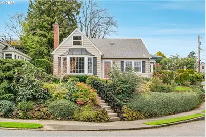 606 SW Evans St, Portland, OR 97219 - Photo 1