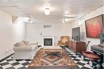 606 SW Evans St, Portland, OR 97219 - Photo 35