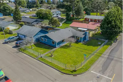 2713 Oak St, North Bend, OR 97459 - Photo 1