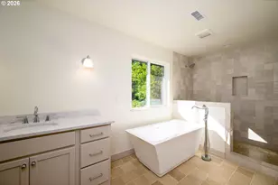 1306 NW Whipple Ave, Roseburg, OR 97471 - Photo 17