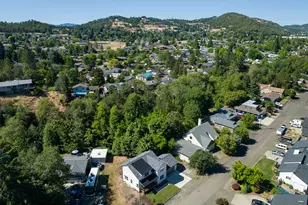 1306 NW Whipple Ave, Roseburg, OR 97471 - Photo 35