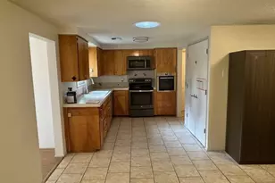 1960 Valhalla St, Eugene, OR 97401 - Photo 9