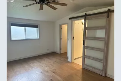 1960 Valhalla St, Eugene, OR 97401 - Photo 13