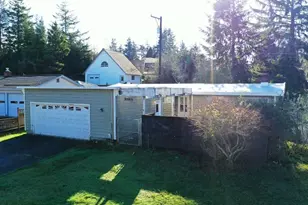3863 Vista Dr, North Bend, OR 97459 - Photo 25