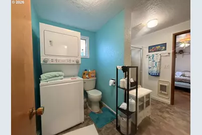 3863 Vista Dr, North Bend, OR 97459 - Photo 19