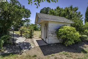 8415 SW River Rd, Hillsboro, OR 97123 - Photo 29