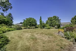8415 SW River Rd, Hillsboro, OR 97123 - Photo 33