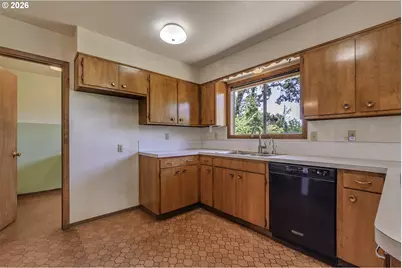 8415 SW River Rd, Hillsboro, OR 97123 - Photo 11