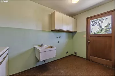 8415 SW River Rd, Hillsboro, OR 97123 - Photo 15