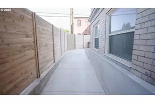 550 N 1st St, Woodburn, OR 97071 - Photo 39