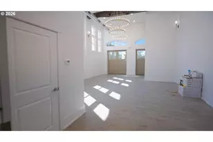 550 N 1st St, Woodburn, OR 97071 - Photo 11