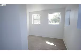 550 N 1st St, Woodburn, OR 97071 - Photo 9