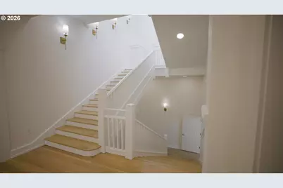 550 N 1st St, Woodburn, OR 97071 - Photo 25