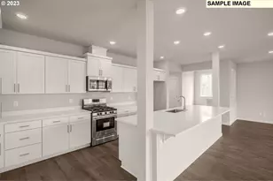 1047 Clemson St, Woodburn, OR 97071 - Photo 9