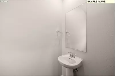 1047 Clemson St, Woodburn, OR 97071 - Photo 3